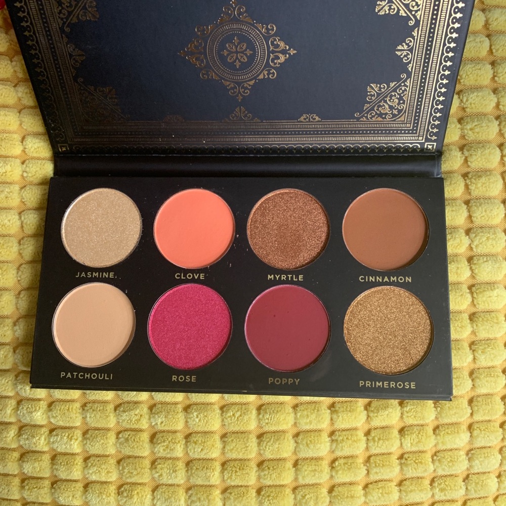 Ace Beaute Grandiose Eyeshadow Palette